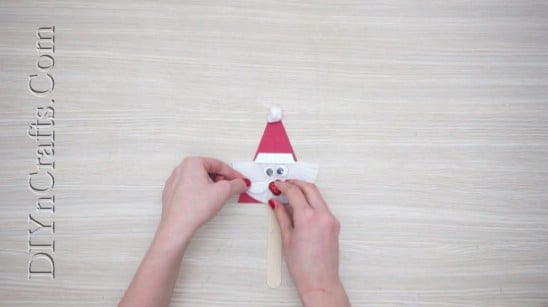 Santa Craft Stick - 5 Brilliantly Creative DIY Christmas Crafts Anyone Can Make