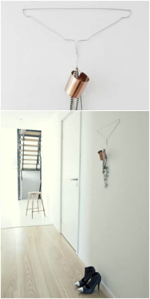 Upcycled Wire Hanger Entryway Holder