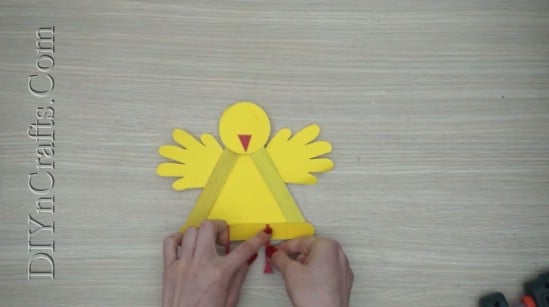 Easter Chick 2 - 5 Easy DIY Easter Projects You Can Make With Ordinary Craft Sticks