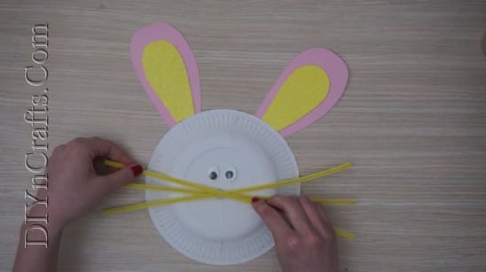 Paper Plate Bunny - 5 Easy Easter Crafts For Kids In Under 5 Minutes