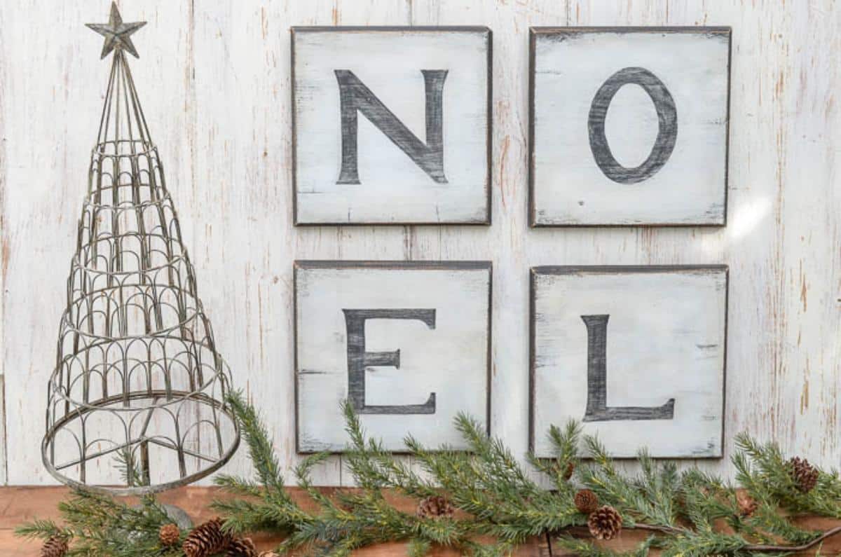OEL Distressed Christmas Letter Sign