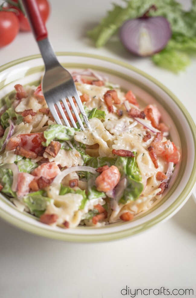 The Most Delicious BLT Pasta Salad Recipe