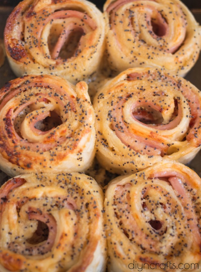 Baked Ham and Cheese Roll-ups – A New Take on an Old Favorite