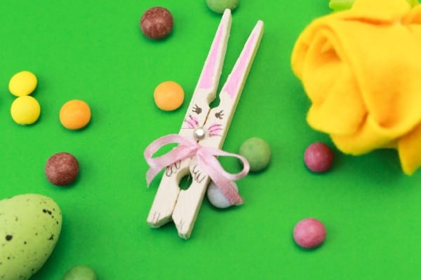 How to Make Adorable Painted Bunnies Out of Clothespins