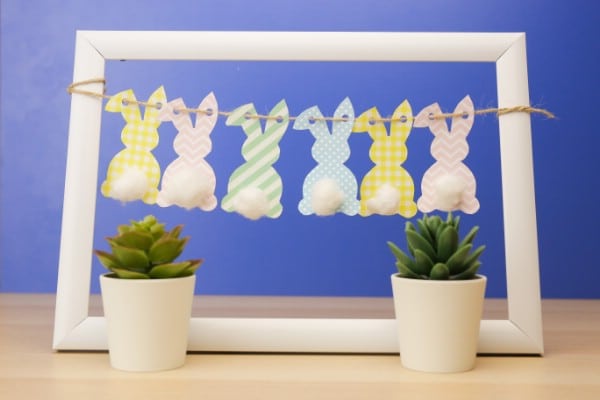 How to Make an Adorable Paper Easter Bunny Garland {Free Printable}