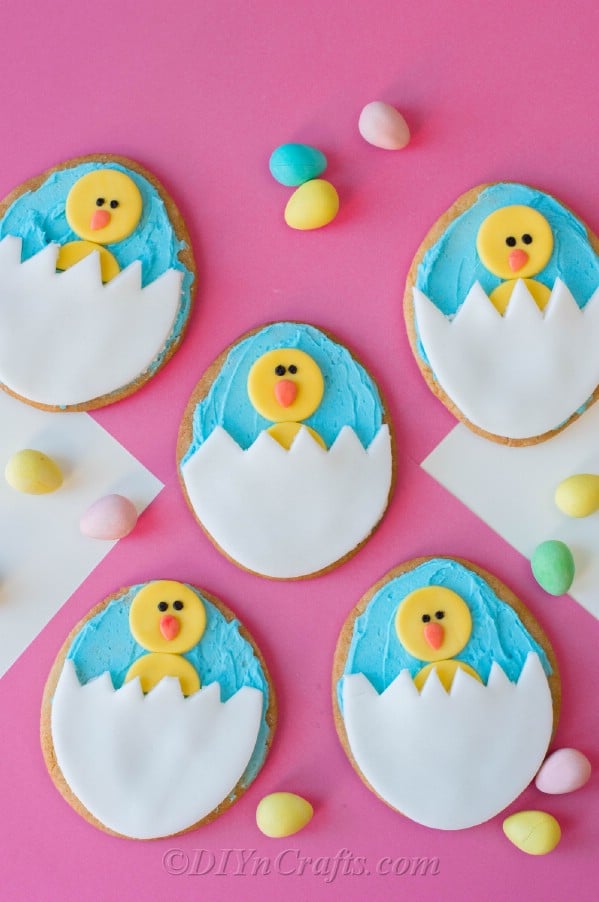 Adorable fondant covered chick in egg cookies for Easter!