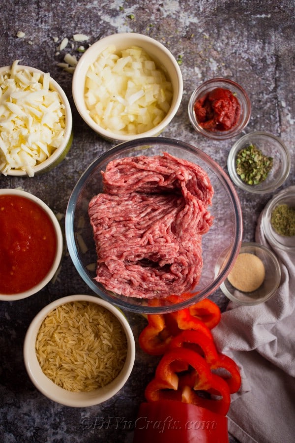 List of ingredients for stuffed pepper casserole