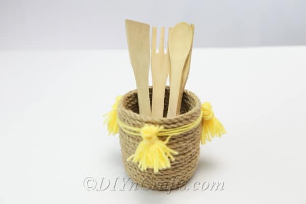 Rope basket with wooden utensils 
