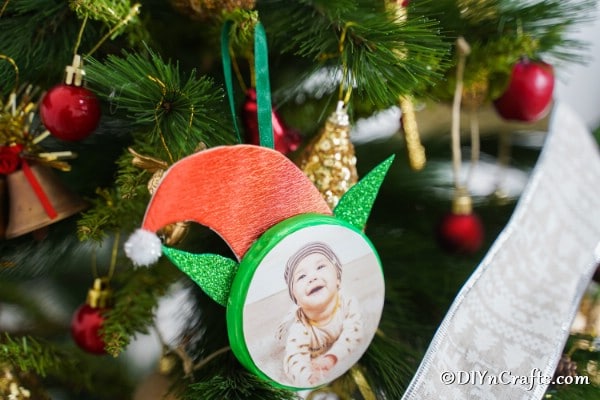 Up close picture of elf on the tree