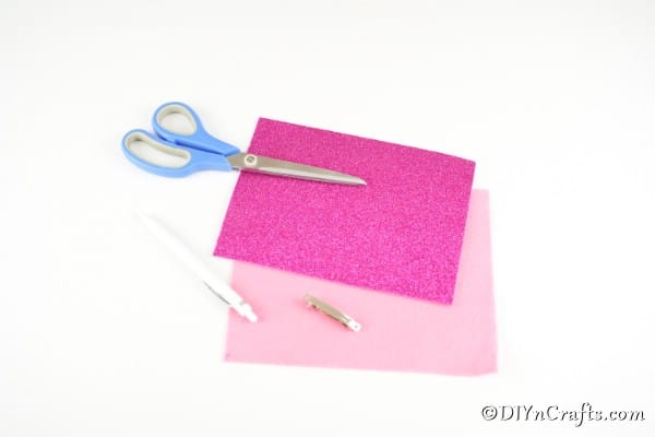 Supplies for no-sew hairbow