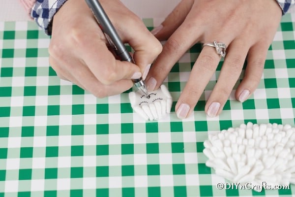 Creating the face for the cotton swab lamb