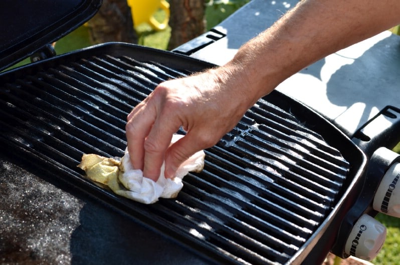 Cleaning the grill
