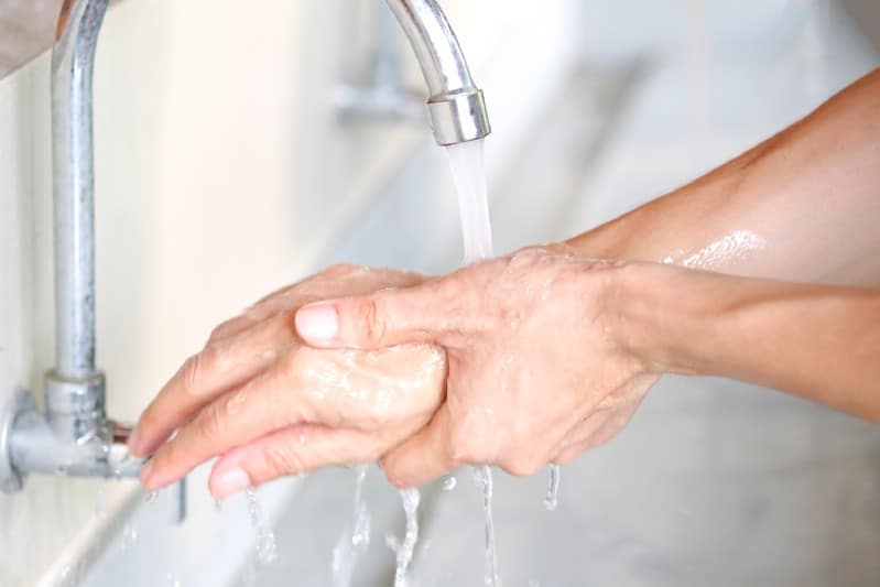 Washing hands using vinegar