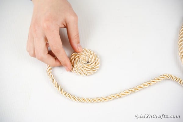 Gluing rope into a circle