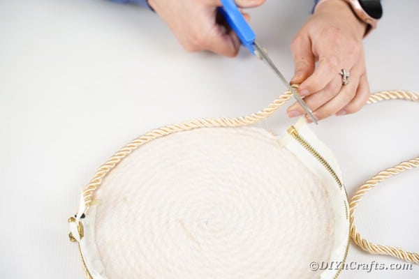 Gluing rope to circle