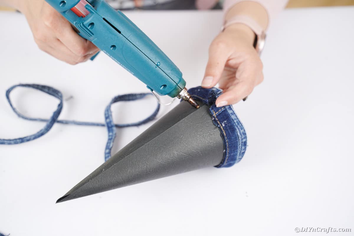 Gluing denim to cone