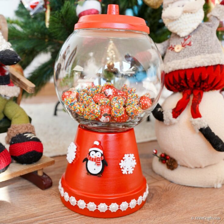 Adorable Christmas Candy Holder Craft Idea