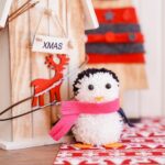 Pom pom penguin by wooden decor