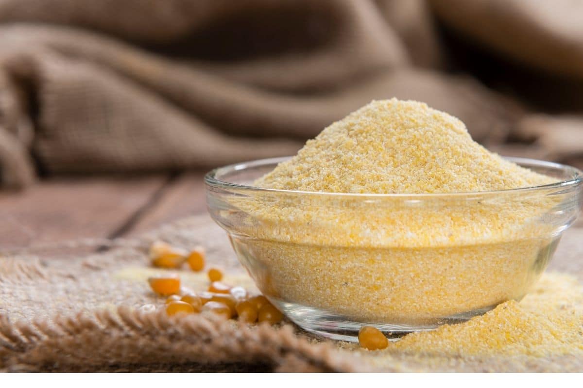 corn meal in a glass bowl 