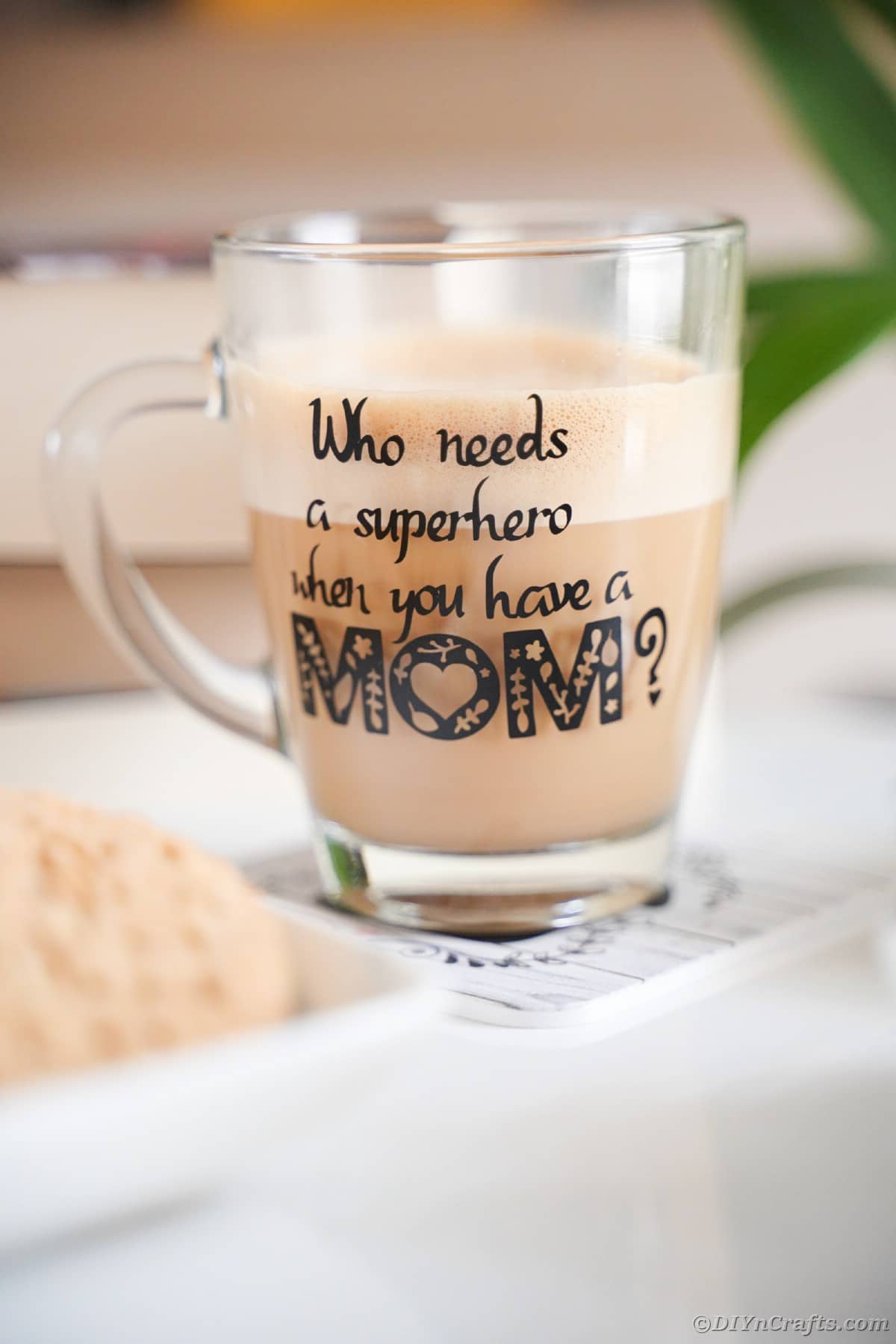 Glass mug with superhero mom black vinyl message