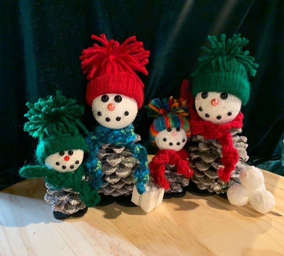 Pinecone Snowman Family of 4 FREE SHIPPING | Etsy