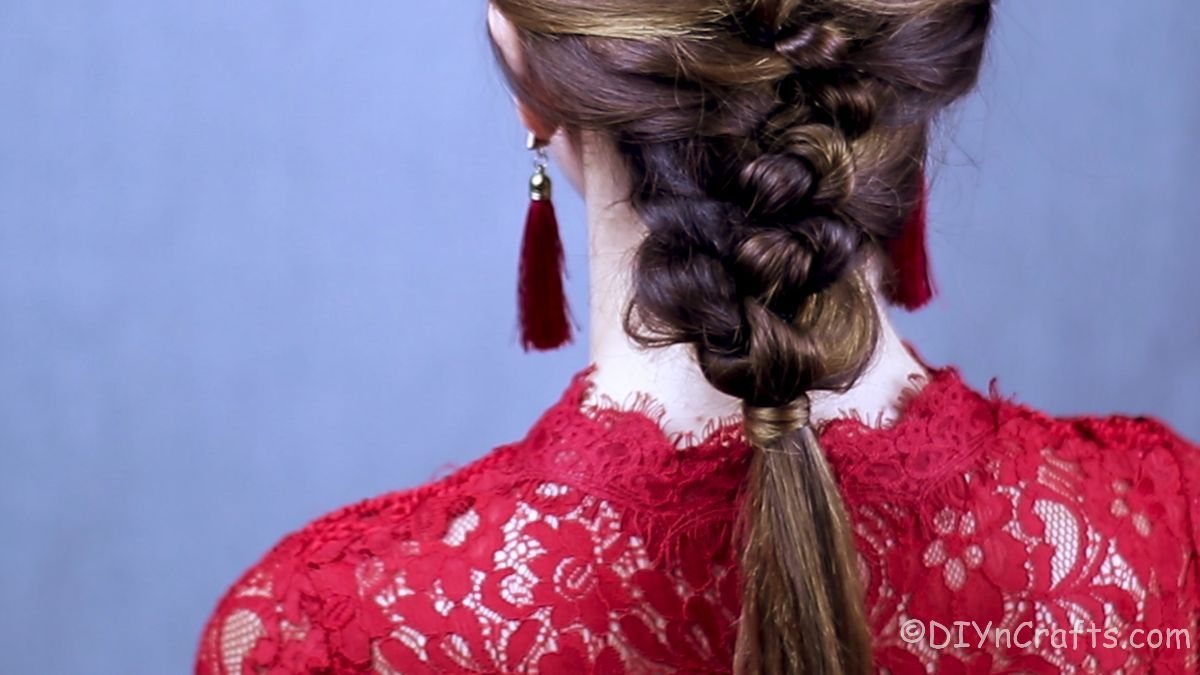 back of hair with knot braid