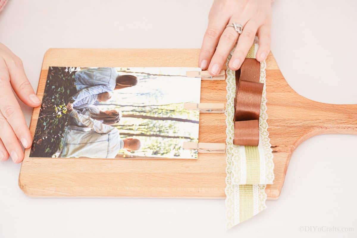 clipping picture to cutting board stand