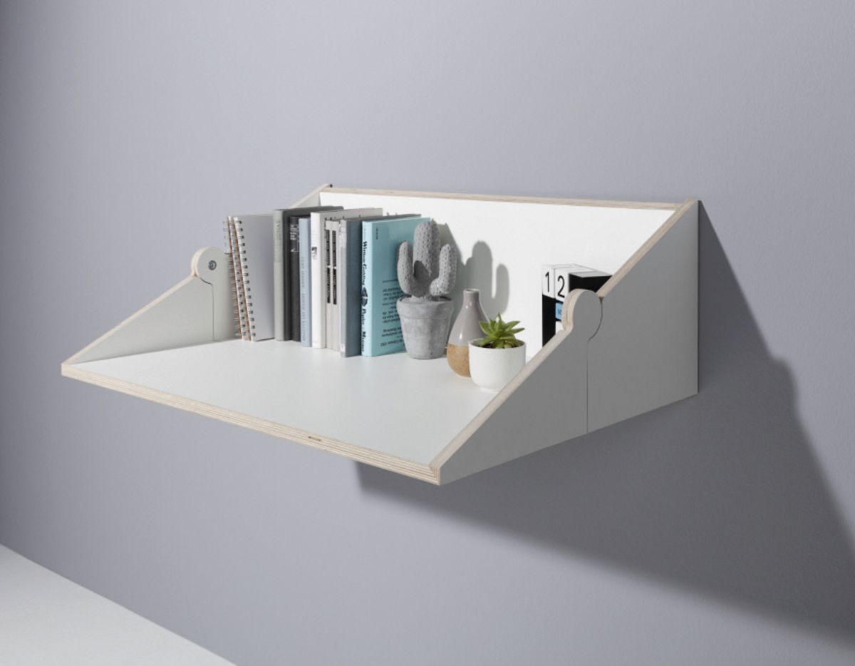 A Shelf That Easily Transforms Into a Temporary Desk