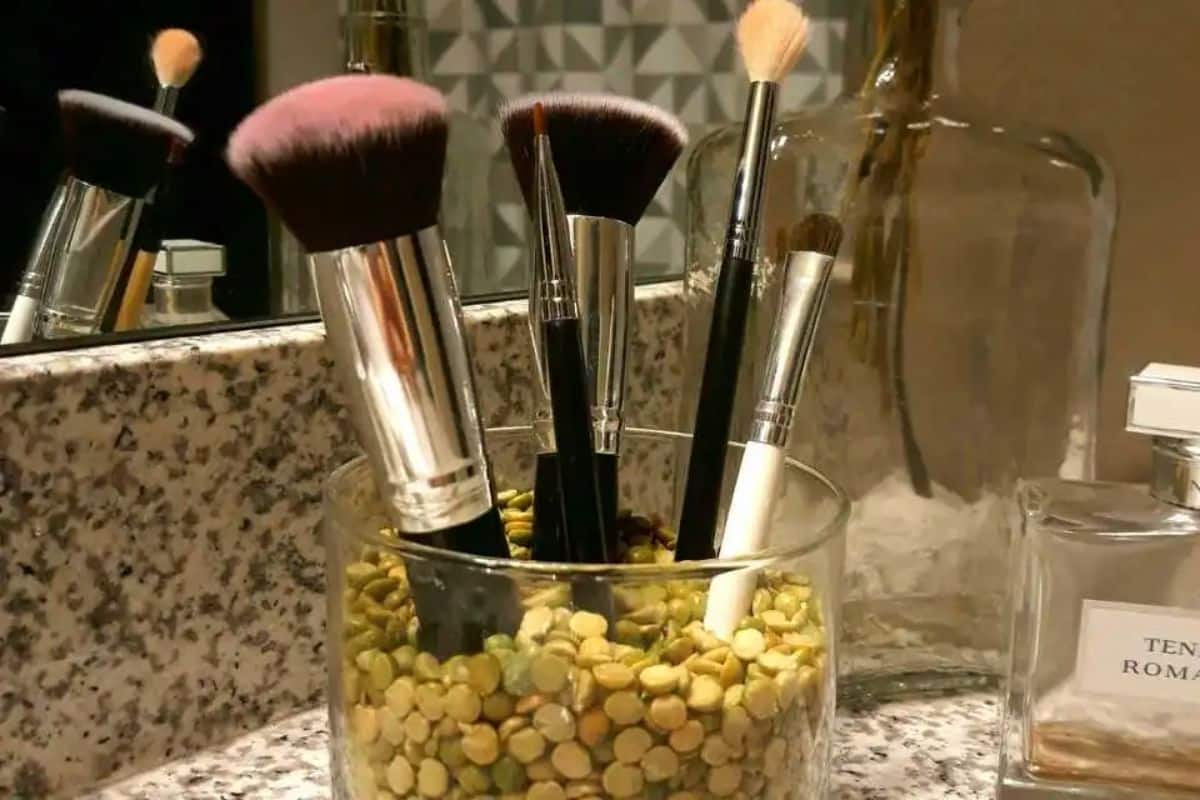 Makeup Brush Holder with Split Peas