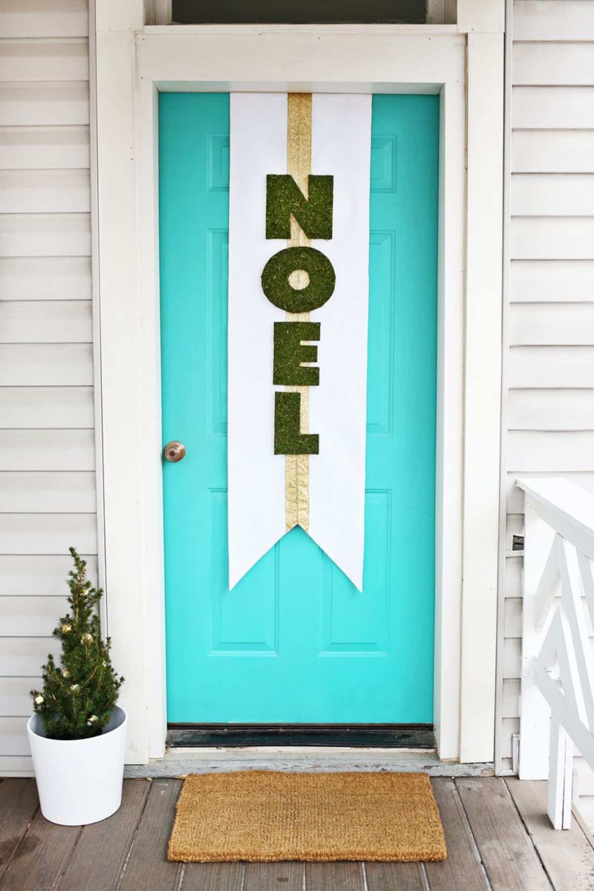 Holiday Door Banner DIY