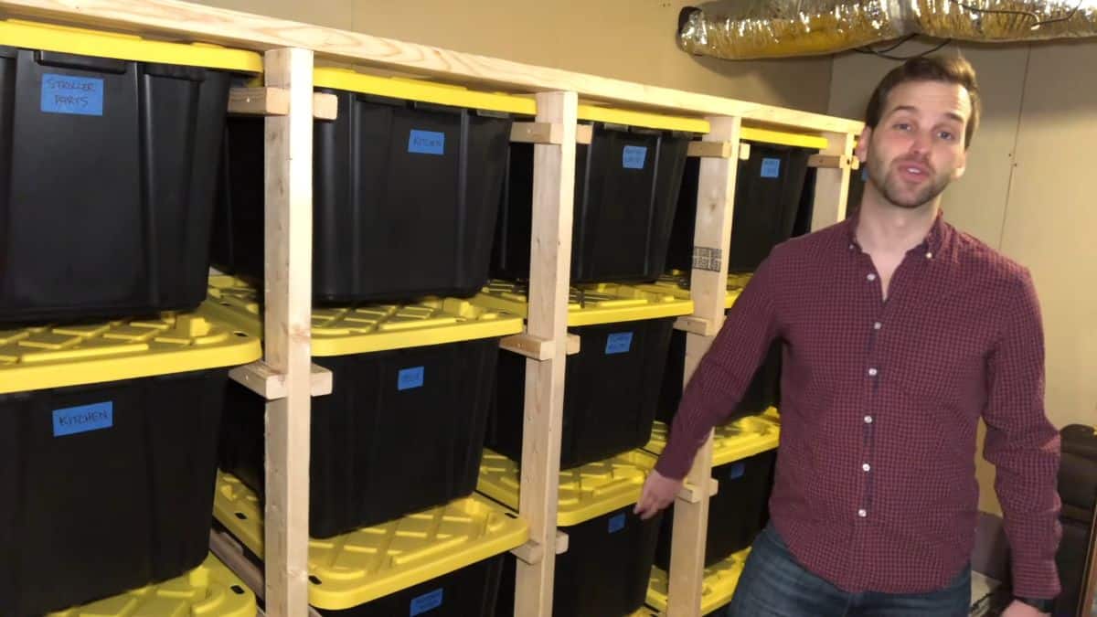 Efficient DIY Storage Rack with Floating Bins