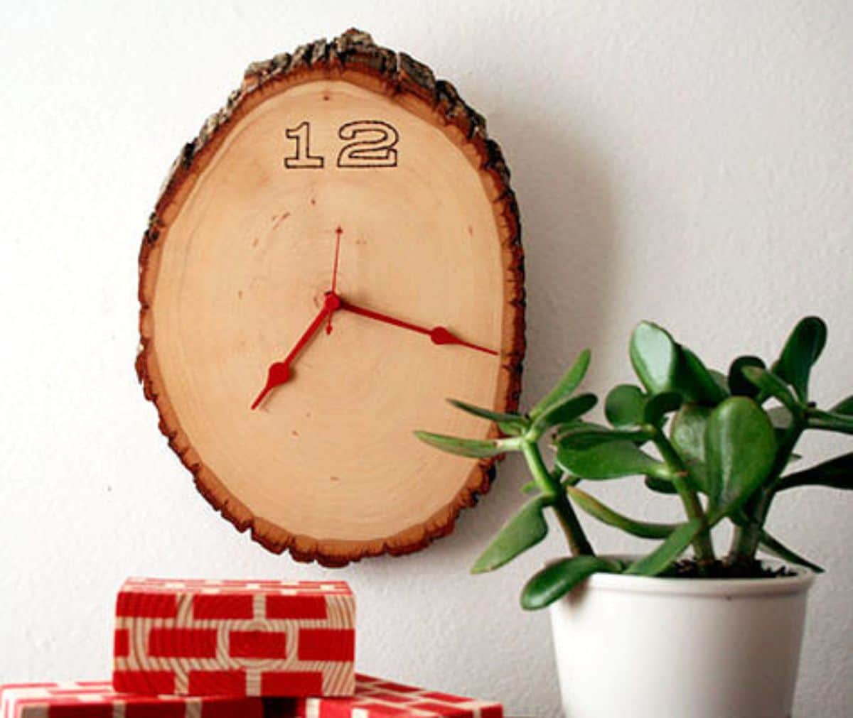 DIY Rustic Wooden Clock