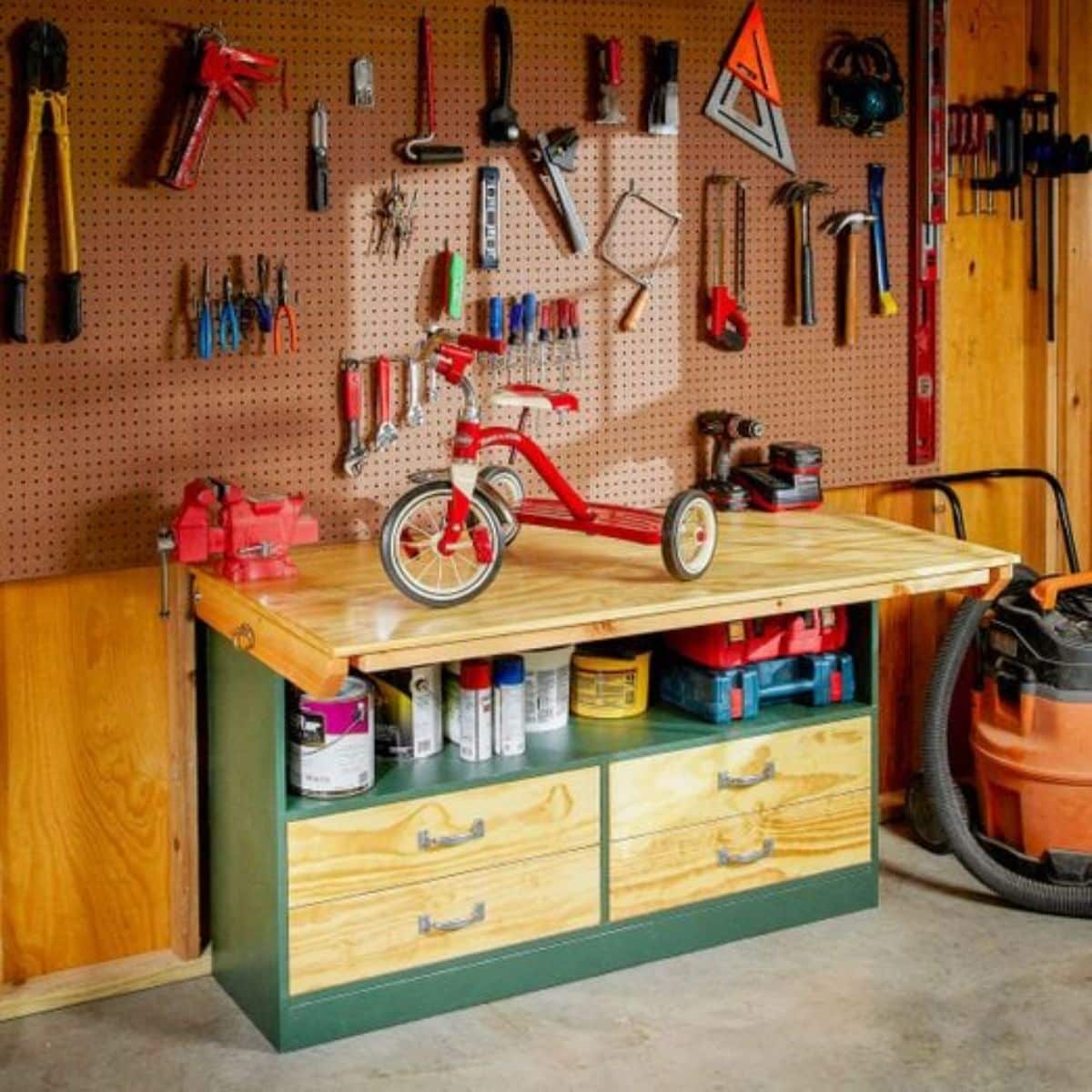DIY Workbench for Small Spaces