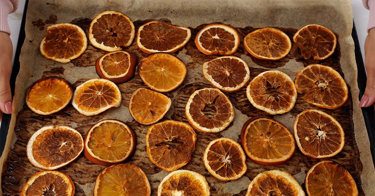 how to dry oranges to make a citrus garland