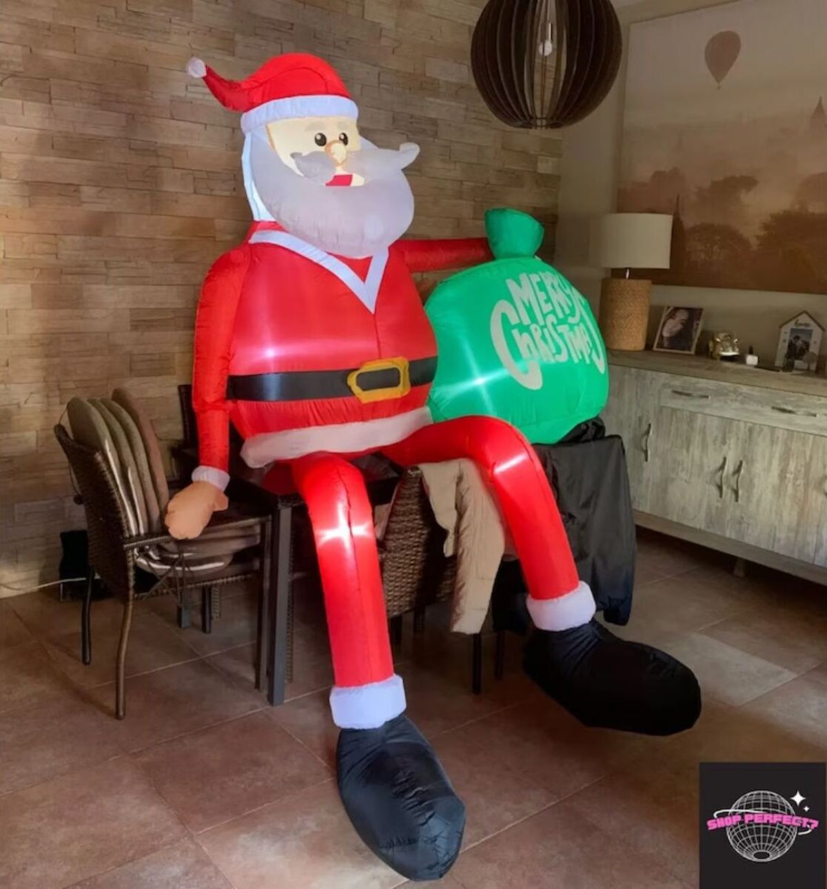 Christmas Sitting Santa Claus Inflatable with LED Lights