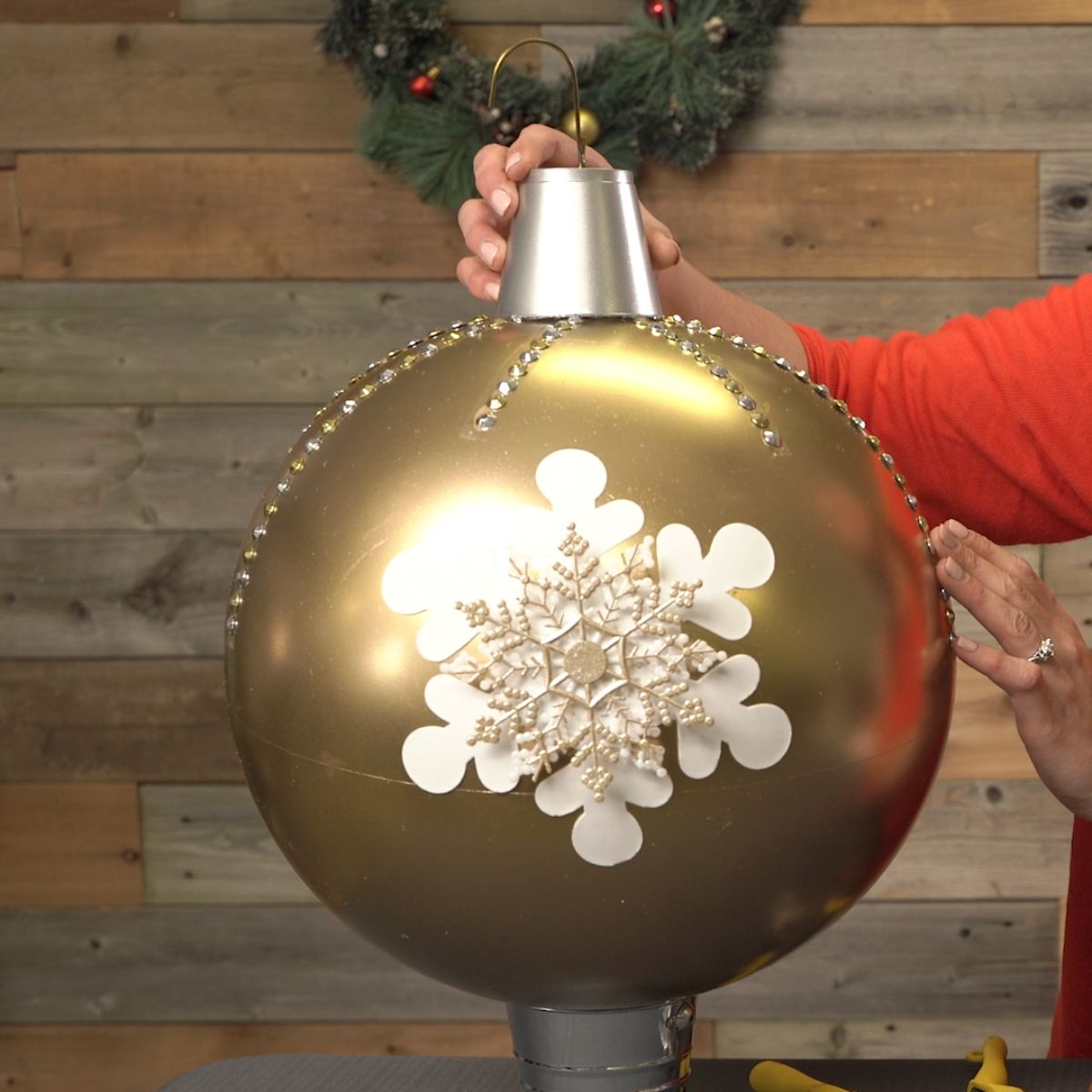 DIY Giant Christmas Ball Decor