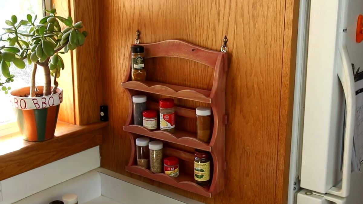 DIY Country Spice Rack