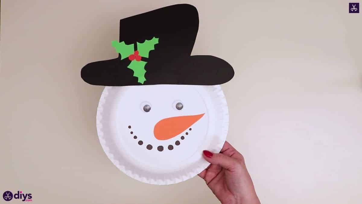 DIY Paper Plate Snowman Head