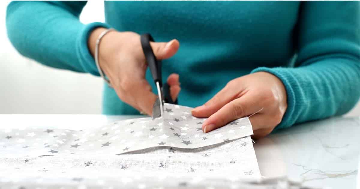 how to cut fabric to make DIY Fabric Star Ornaments