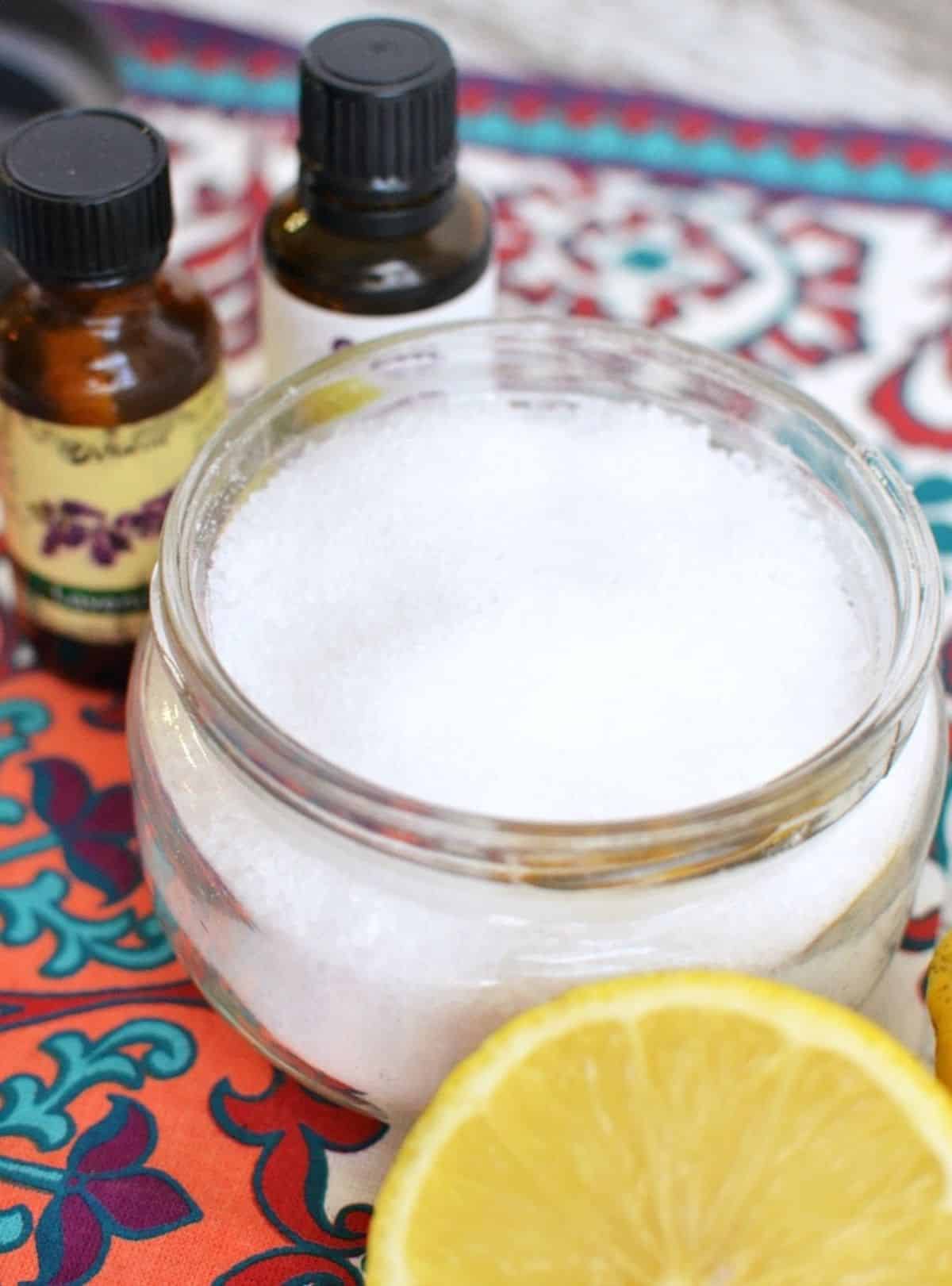 DIY Lemon-Lavender Bath Detox
