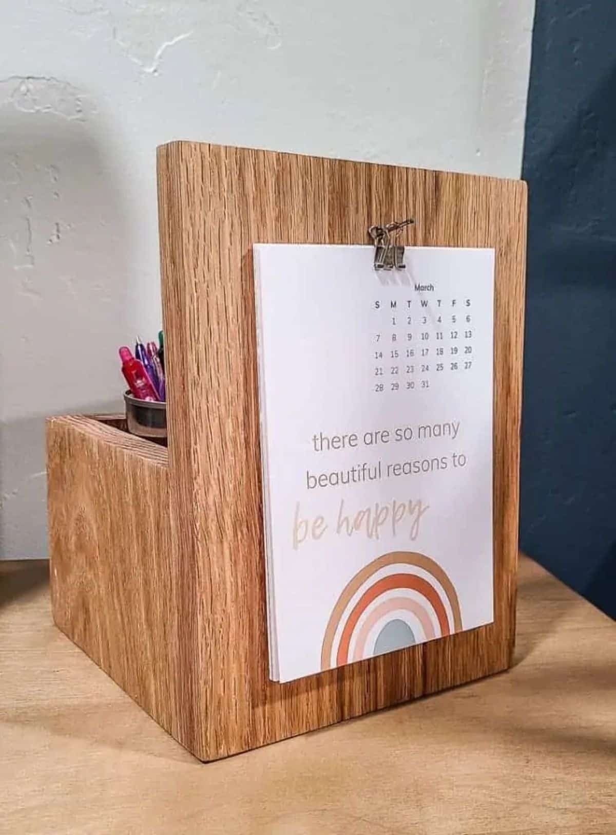 DIY Desk Calendar & Wooden Pencil Holder