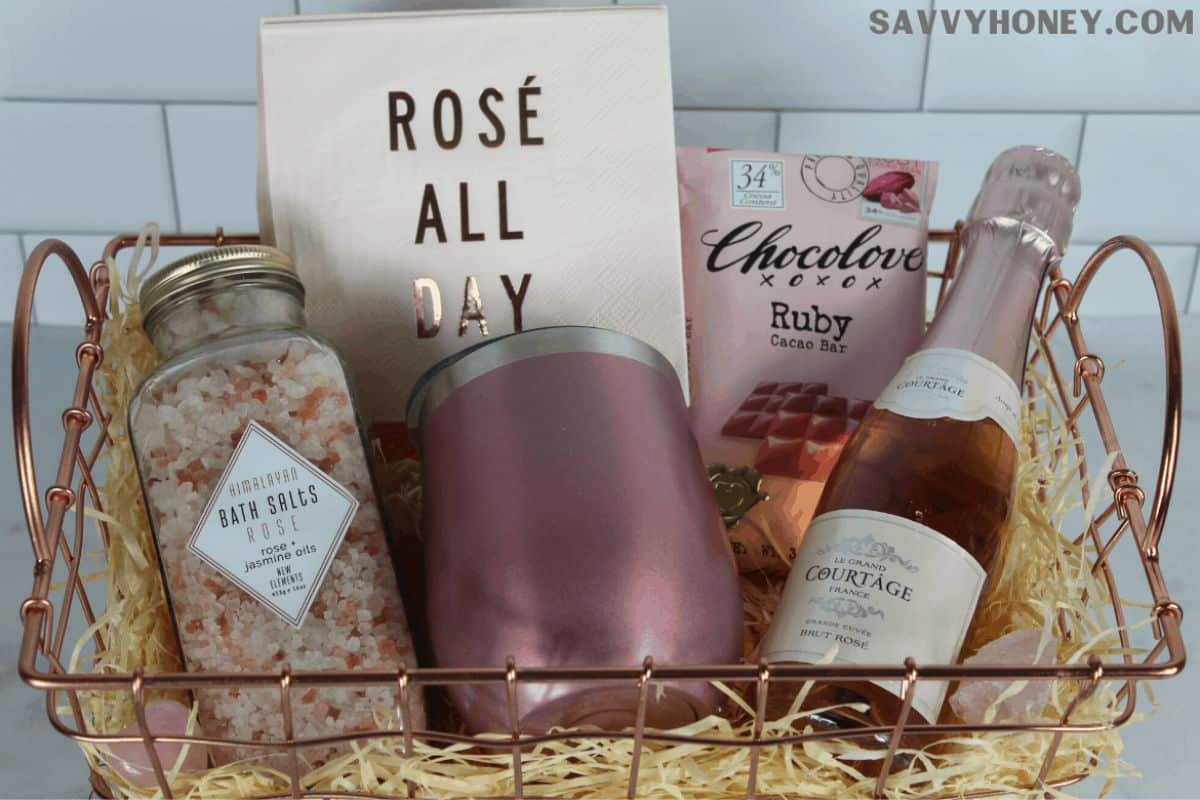 Cute DIY Rosé Wine Gift Basket