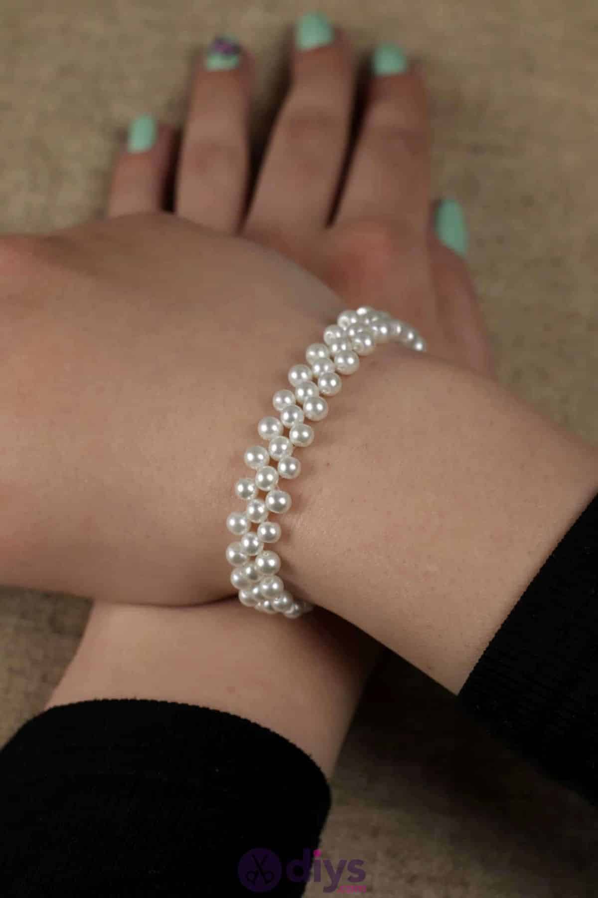 DIY Elegant White Beads Bracelet