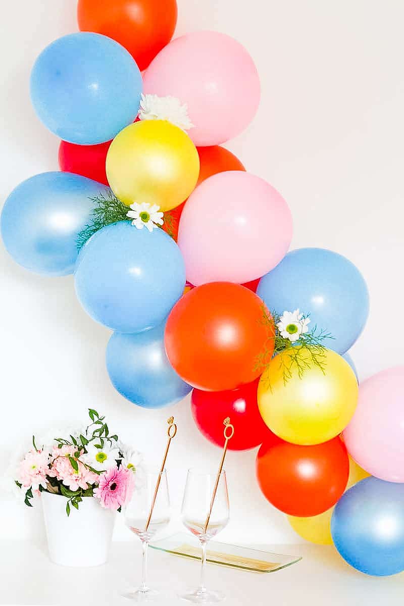 balloon garland with floral touch