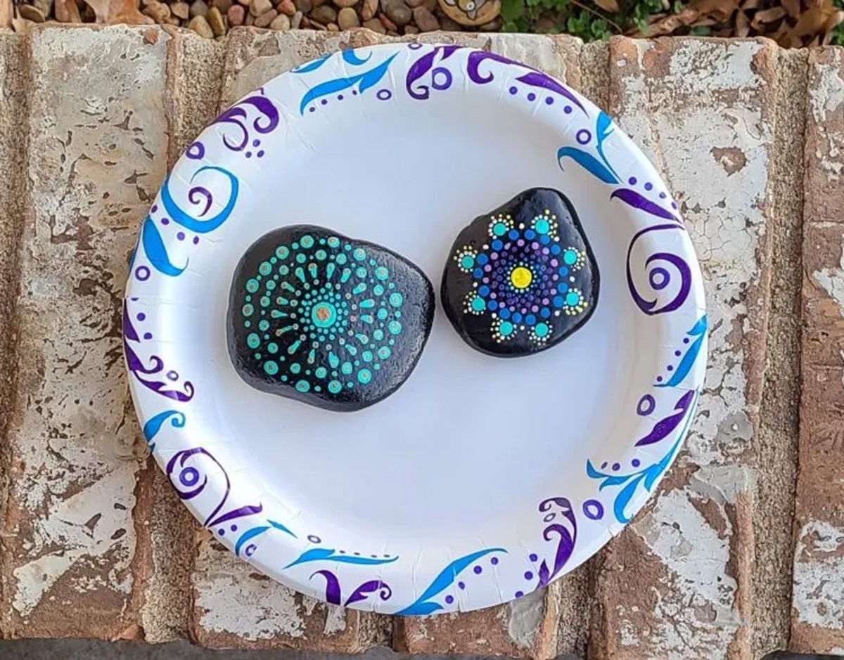mandala painted rocks