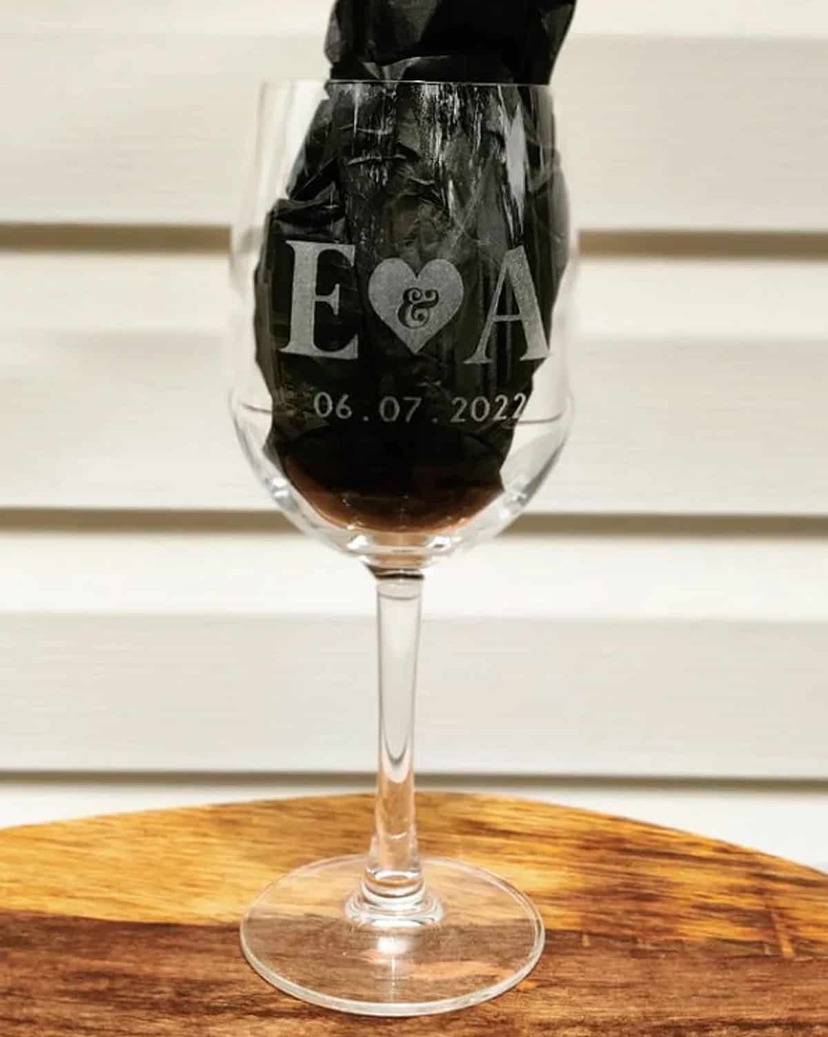 wine glasses by laser-etching photos
