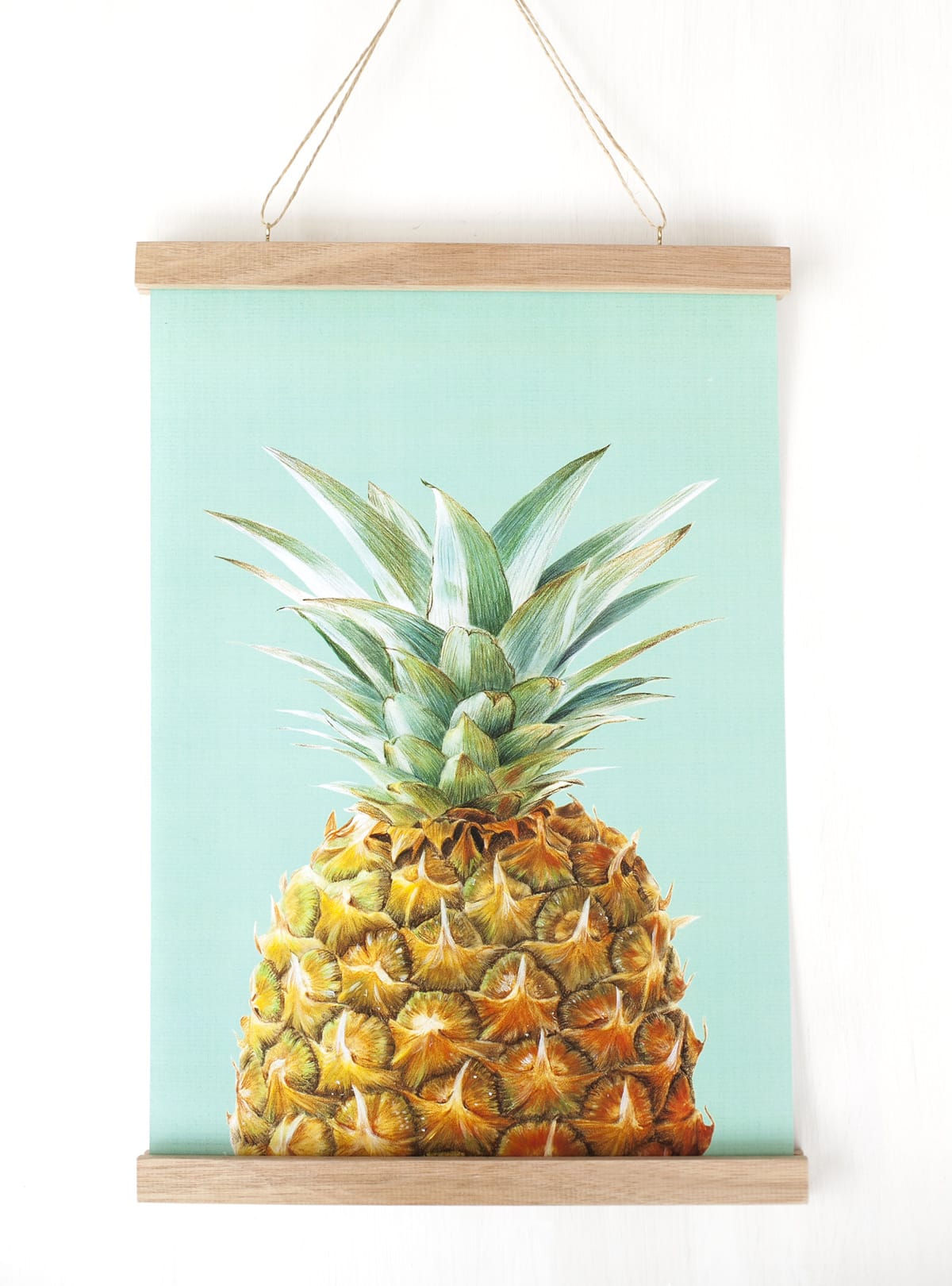 hanger poster and pineapple picture
