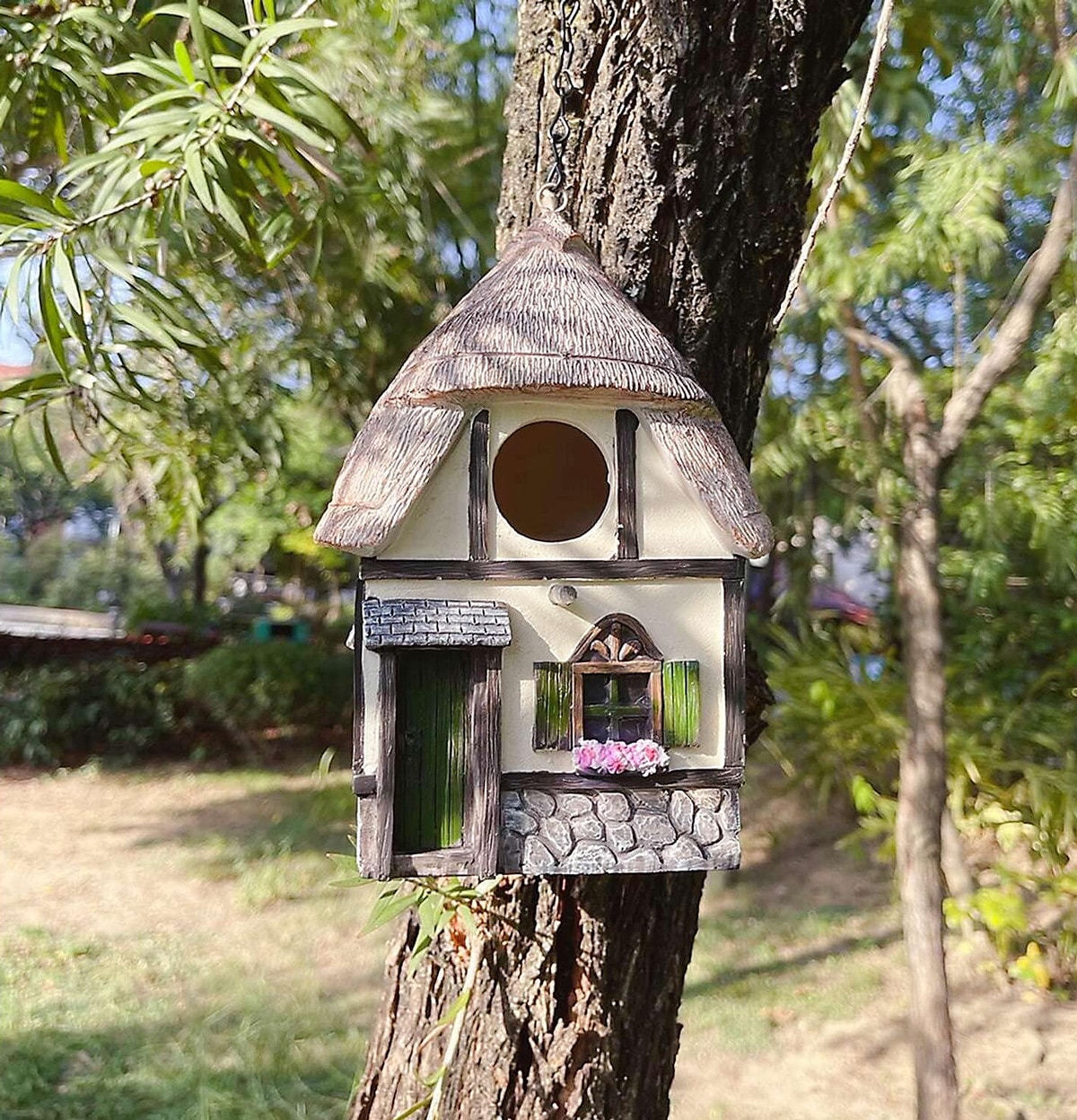 resin birdhouse is waterproof and sun-proof