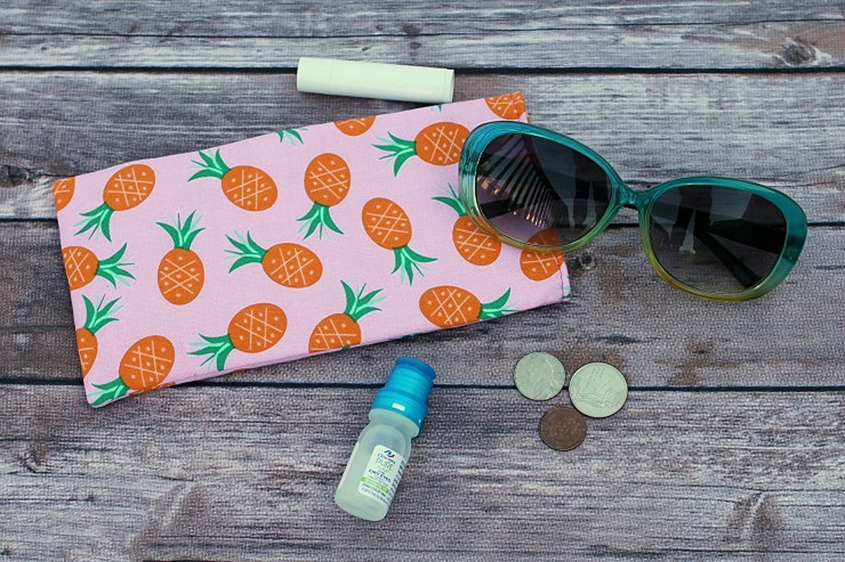 sew simple sunglasses case with pocket