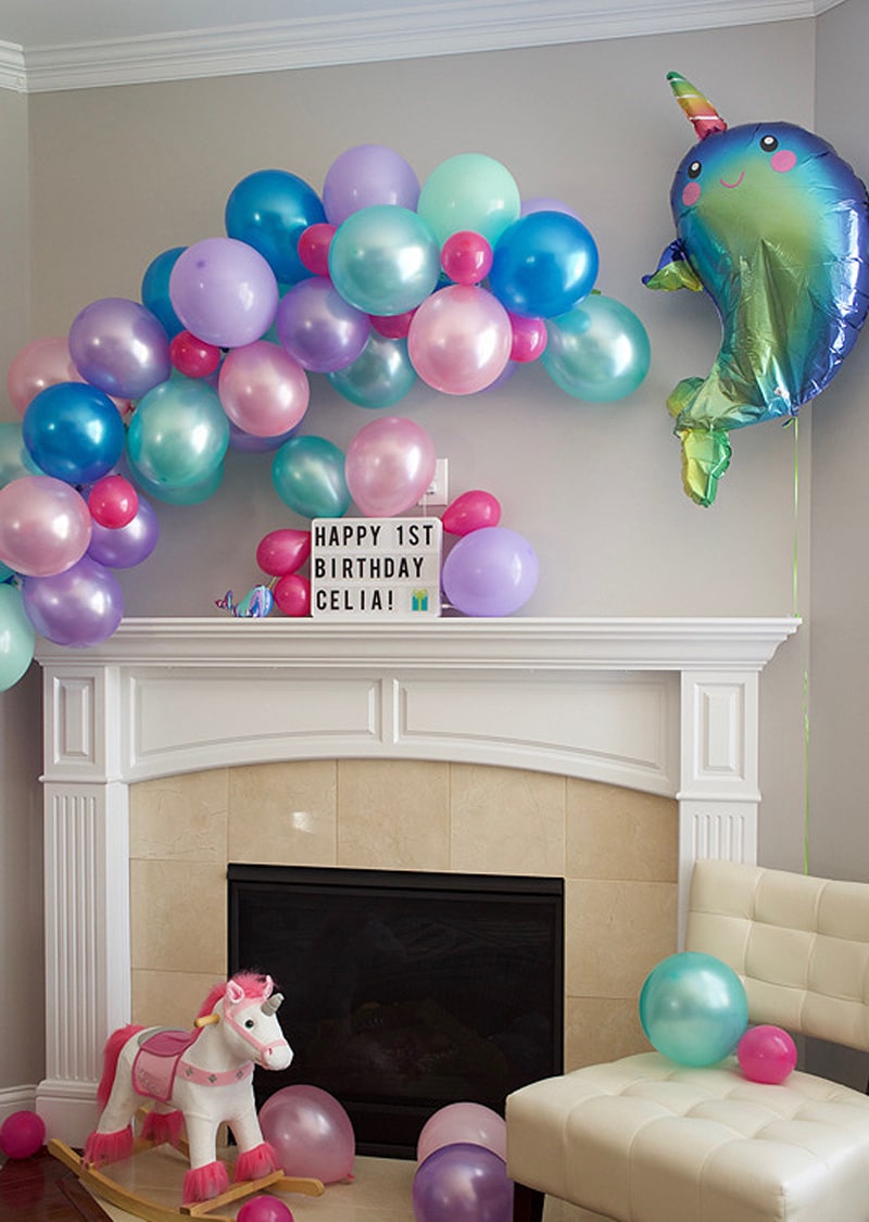 unicorn-themed balloon garland